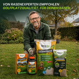 Ein Mann mit Brille und grüner Jacke kniet lächelnd im Gras. Vor ihm stehen vier Rasenpflegeprodukte von TerraUno, darunter das „Herbst-Rasendünger-Set + GRATIS Unkrautvernichter – Angebot“. Im Hintergrund sind Sträucher zu sehen. Darüber wirbt ein deutscher Text für von Experten empfohlene Rasenflächen in Golfplatzqualität.