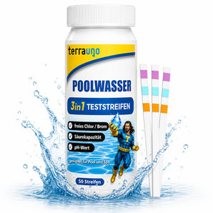 Abgebildet ist eine Flasche TerraUno Aquacheck Teststreifen mit Wasserspritzern. Es sind drei Streifen abgebildet, ideal zum Testen von Chlor, zur Messung des pH-Werts und zur Überprüfung des Brom- und Säuregehalts.